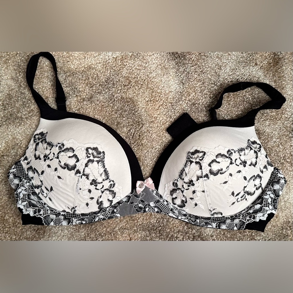 Victoria Secret - Body by Victoria - no wire - 38D